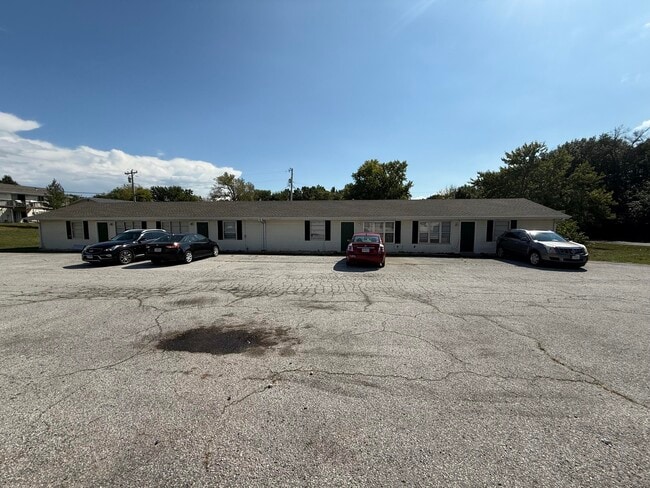 Primary Photo - 7300 N Wade School Rd