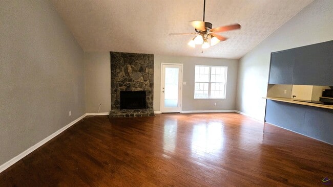 Building Photo - 102 Buckskin Dr