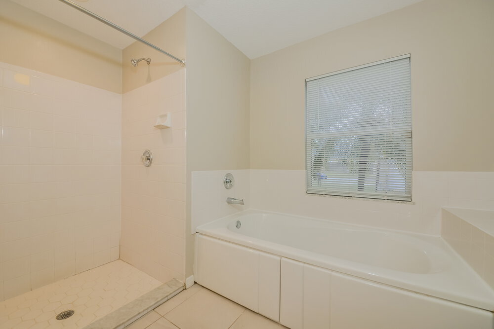 Building Photo - 7703 33rd Ln E