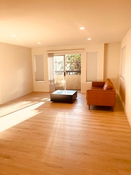 Building Photo - 5312 Cartwright Ave