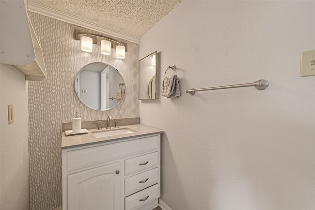 Building Photo - 1516 Bay Area Blvd