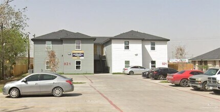 Building Photo - 921 Jay Ave