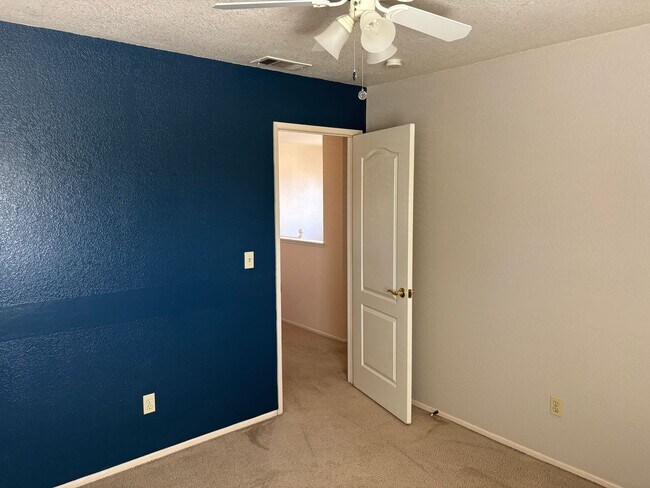 Building Photo - Comfortable Two Story Home