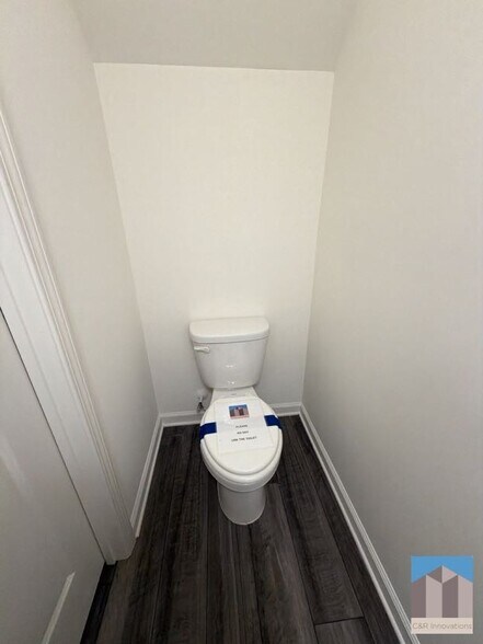 Building Photo - 3530 Condor Ct SW