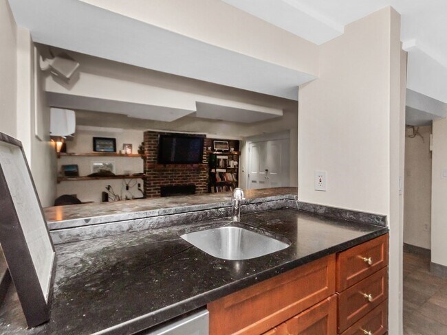 Building Photo - 247 Bunker Hill St