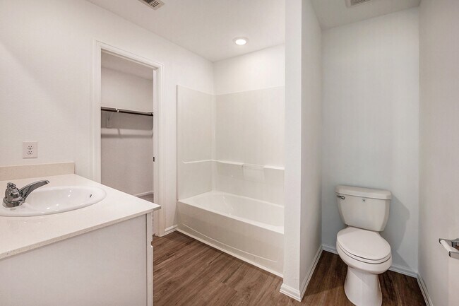Building Photo - 1118 Millers Pass Dr