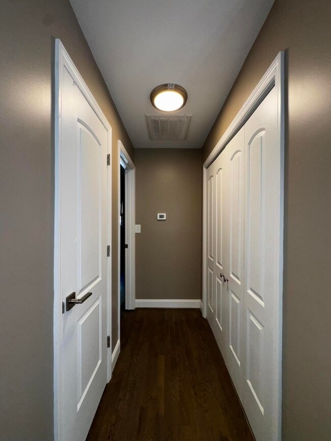 Building Photo - 564 Claymont Dr