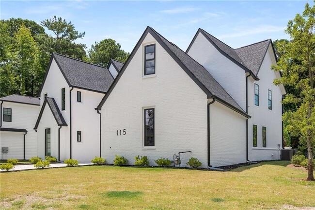 Building Photo - 115 Thome Dr