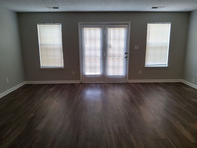 Building Photo - 317 Avery Jordan Cove