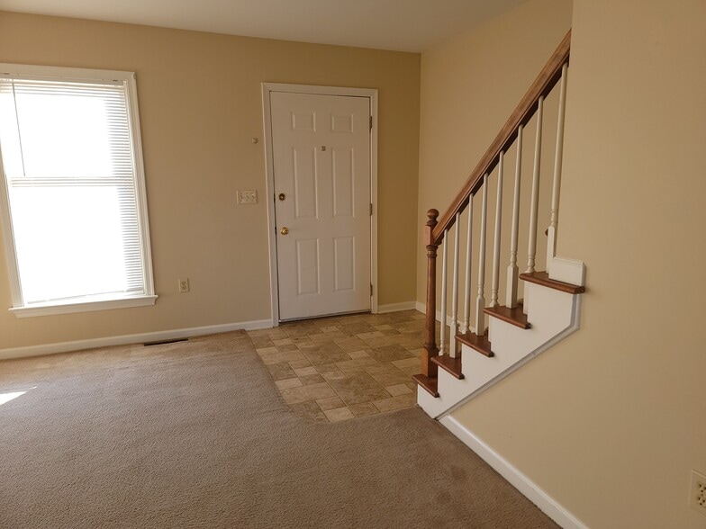 Building Photo - 46 Ironstone Dr