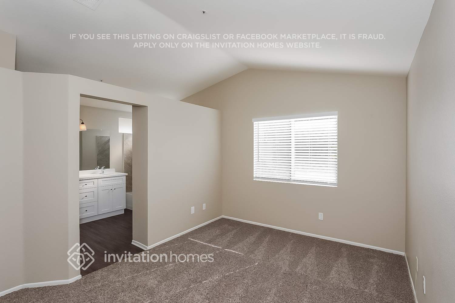 Building Photo - 15395 Villaba Rd