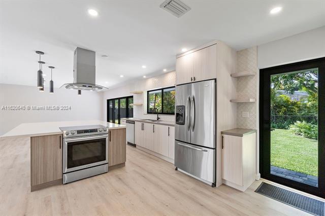 Building Photo - 10460 SW 93rd St