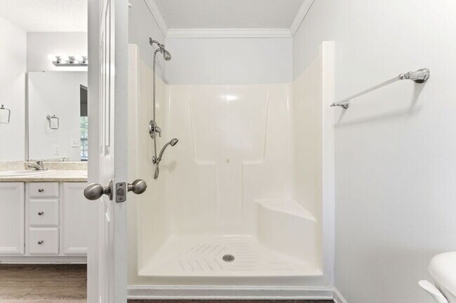 Building Photo - Charming 3-Bedroom Retreat with Cozy Fireplace in Simpsonville