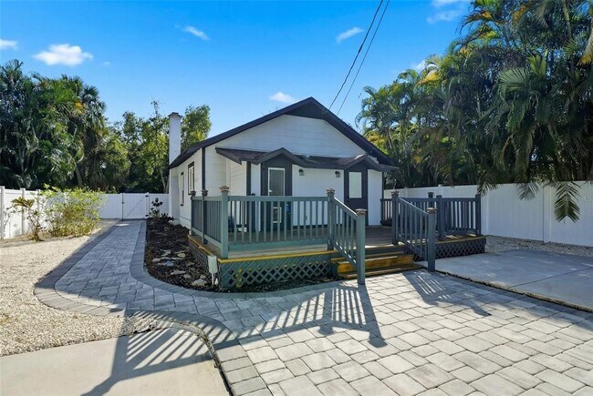 Building Photo - 313 23rd Ave N