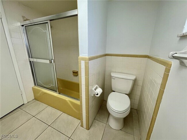 Building Photo - 5330 Majestic Ct