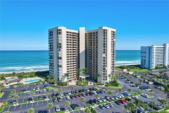 Building Photo - 9550 S Ocean Dr