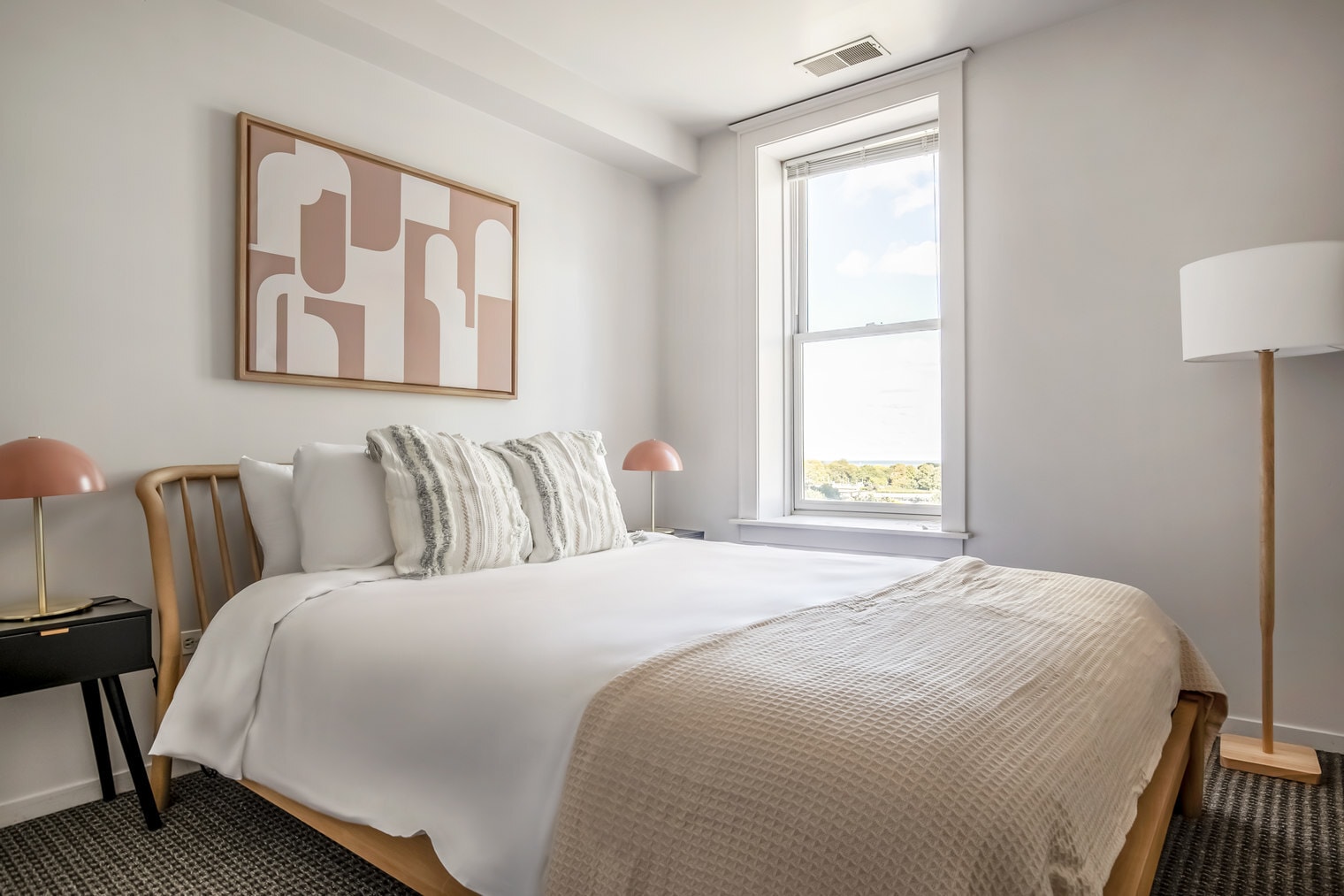 Building Photo - 30 E Roosevelt Rd