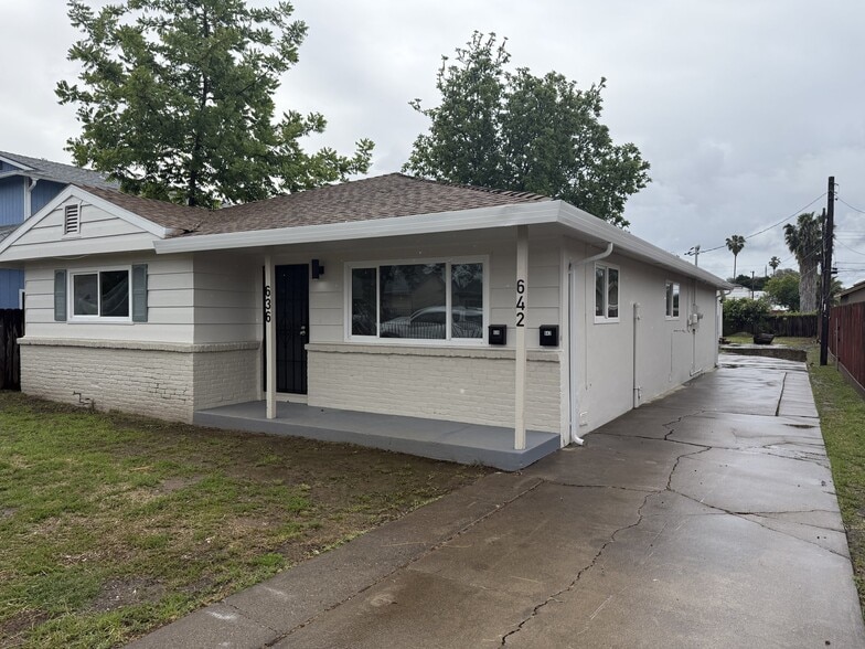 Building Photo - 636-642 Las Palmas Ave