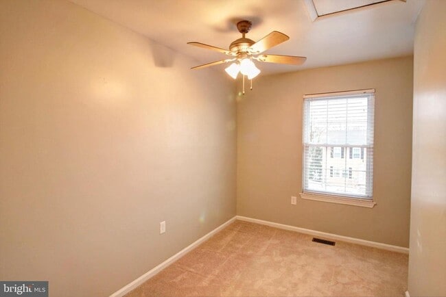 Building Photo - 101 S Oak Cliff Ct