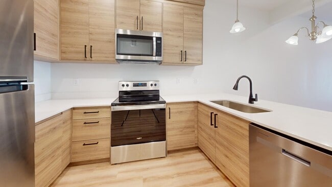 Building Photo - 1128 W 250 S