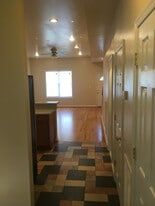 Building Photo - 1261 W Cary St