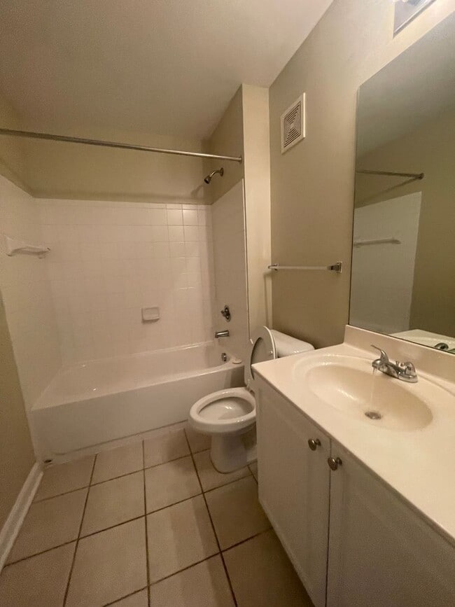 Building Photo - 17-1713 J&amp;S