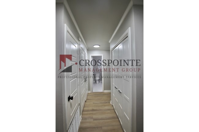 Building Photo - Recently remodeled South Tyler Home with Mother in Law Suite
