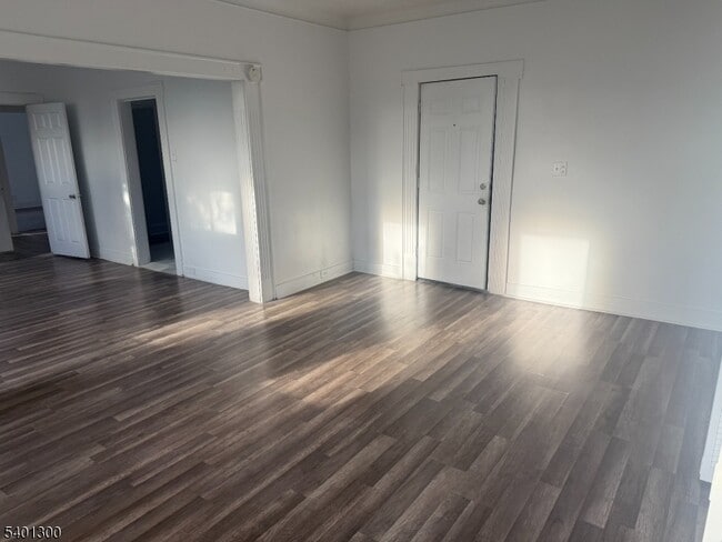 Building Photo - 85 Sunnyside Terrace