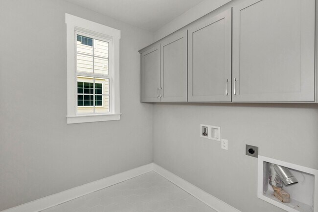 Building Photo - Luxury Craftsman Home in Monrovia Springs