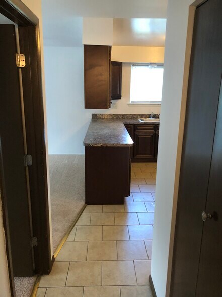 Building Photo - 650 Westmoreland Dr