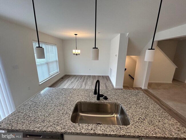 Building Photo - 8177 Lenker Dr