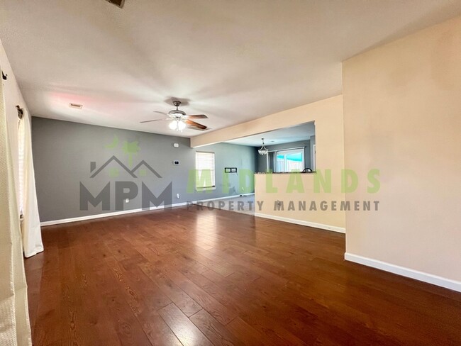 Building Photo - 168 Springway Dr