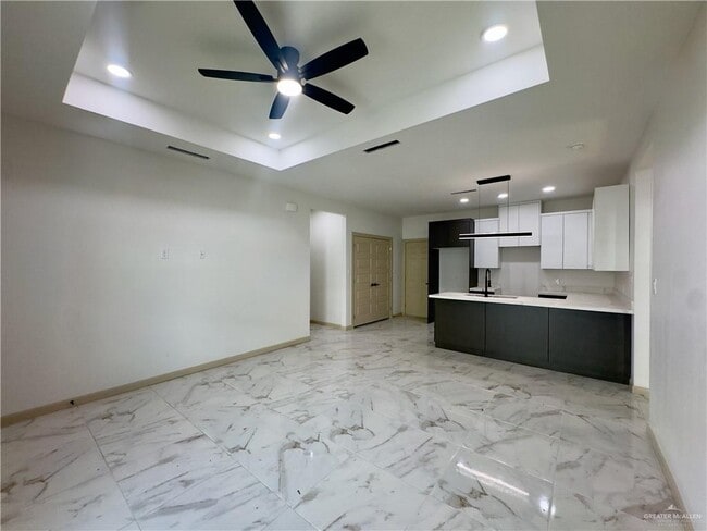 Building Photo - 1304 Rosewood Ln