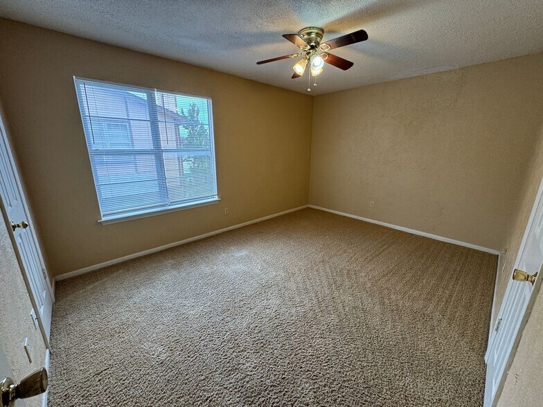 Building Photo - 1103 Covey Ln