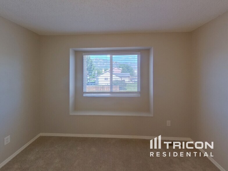 Building Photo - 1584 Canoe Creek Dr N