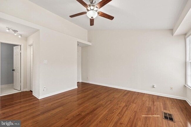 Building Photo - 4045 Chetham Wy