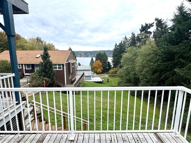 Building Photo - 2-Bed 2 bath Gig Harbor Retreat w/ Sauna &...