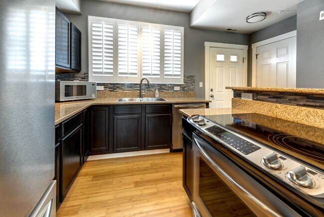 Building Photo - Modern 2-Bedroom Condo in LoHi