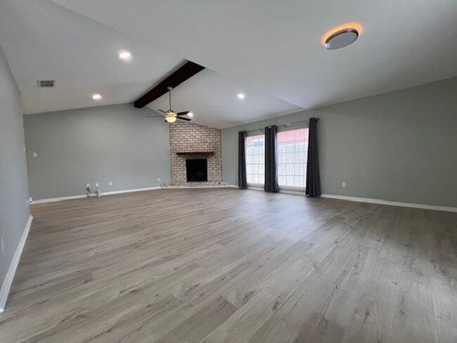 Building Photo - UPDATED HOME IN FLOUR BLUFF - OFFERING GRE...