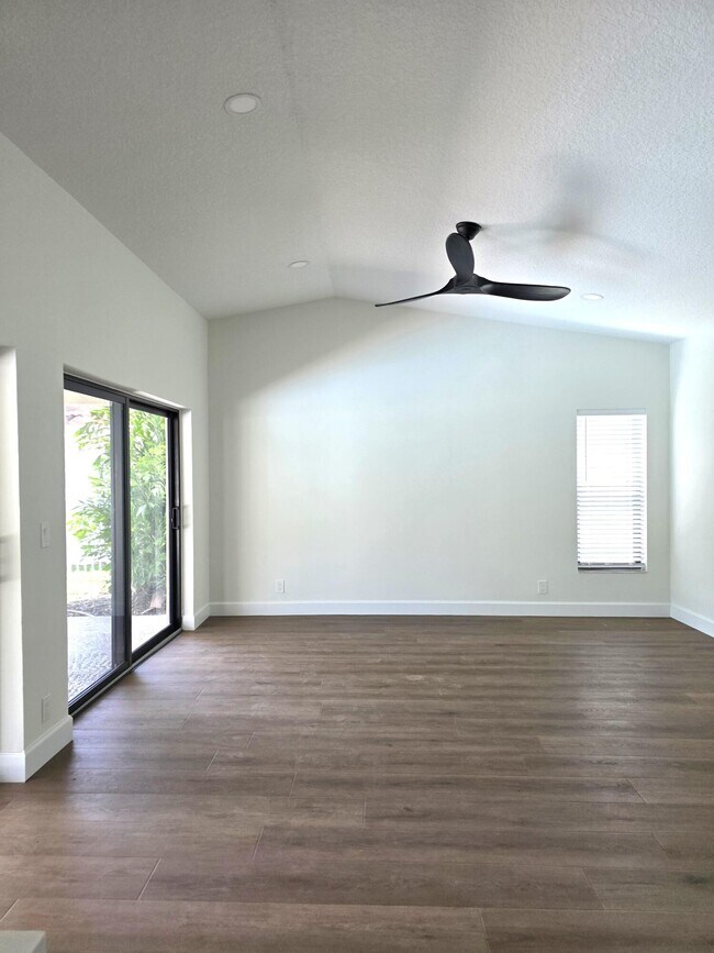 Building Photo - 11354 Island Lakes Ln