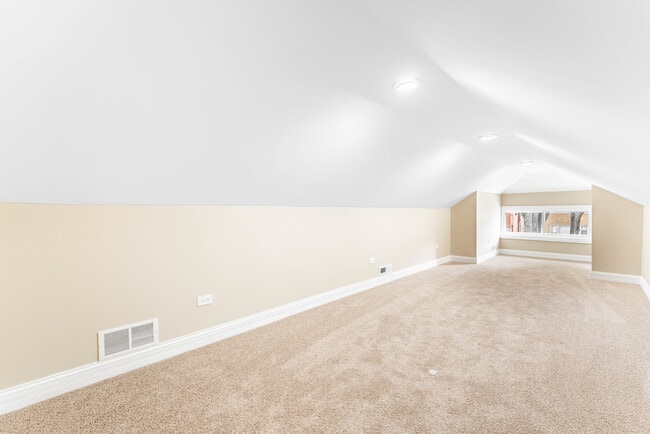 Building Photo - 2234 Gunderson Ave