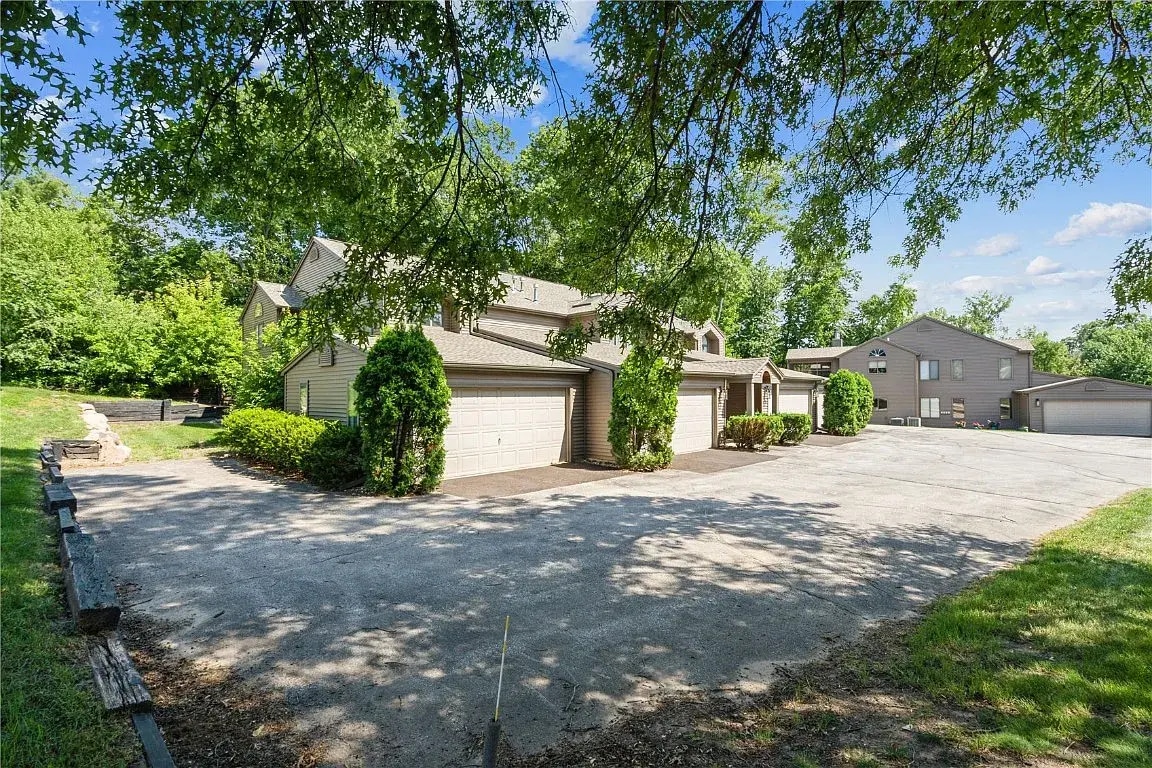 Building Photo - 3720 Timberline Dr NE