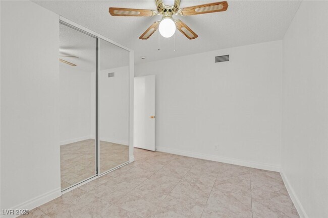 Building Photo - 3125 Belvedere Dr