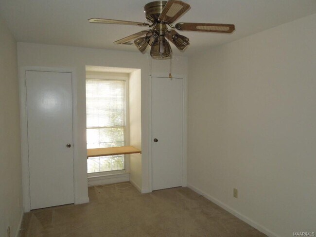 Building Photo - 2169 Edinburgh Dr