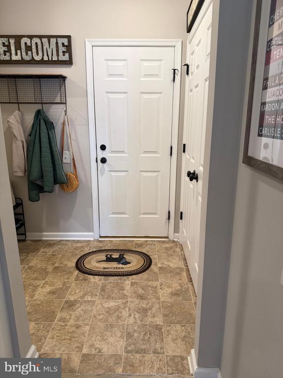 Building Photo - 31 Par Ln