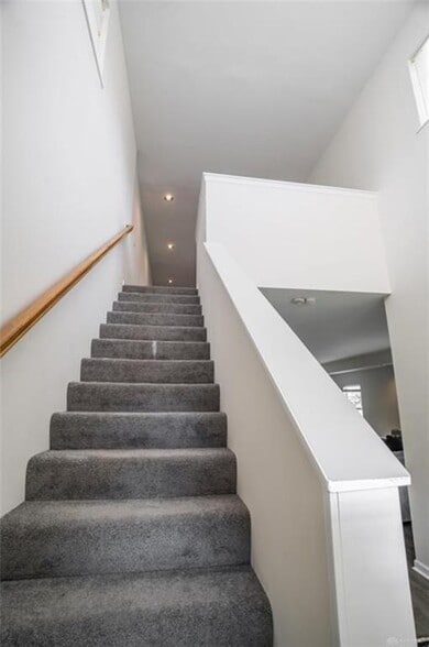 Building Photo - 215 N Williams St