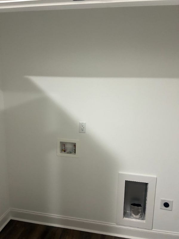 Building Photo - 209 Colonial St