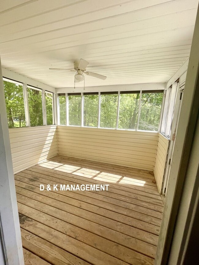 Building Photo - 3 Bedroom 2 Bath in Lenoir City