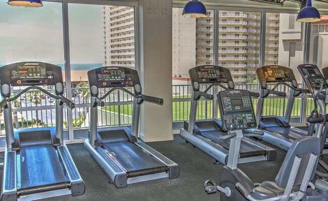 Building Photo - 9800 S Thomas Dr