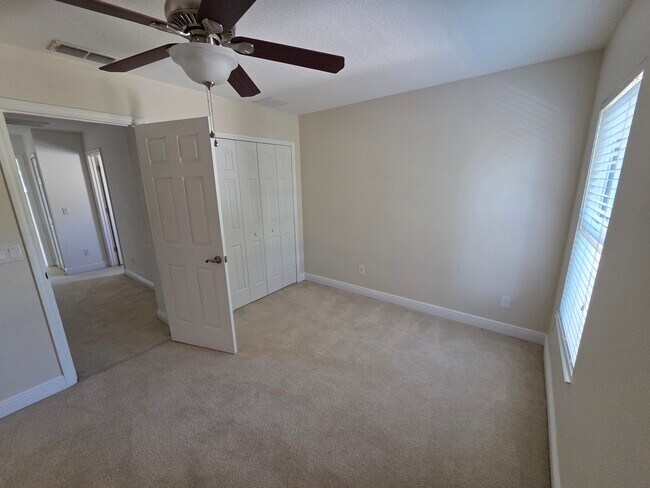 Building Photo - 2819 Roseglen Way